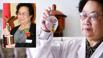 Foto mostra a pesquisadora em seu laboratório; no destaque, Tu Youyou, durante a cerimônia de entrega do prêmio Nobel de Medicina e Fisiologia de 2015, na Noruega